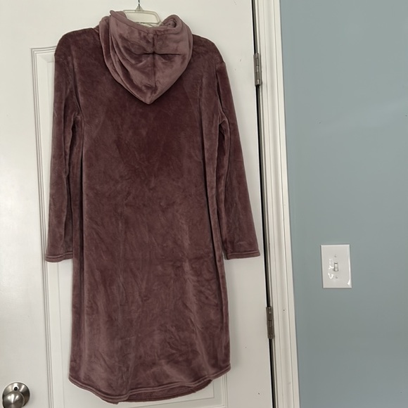 32 Degrees Hooded Cozy Plush Sleep/Lounge Pullover - Picture 5 of 7